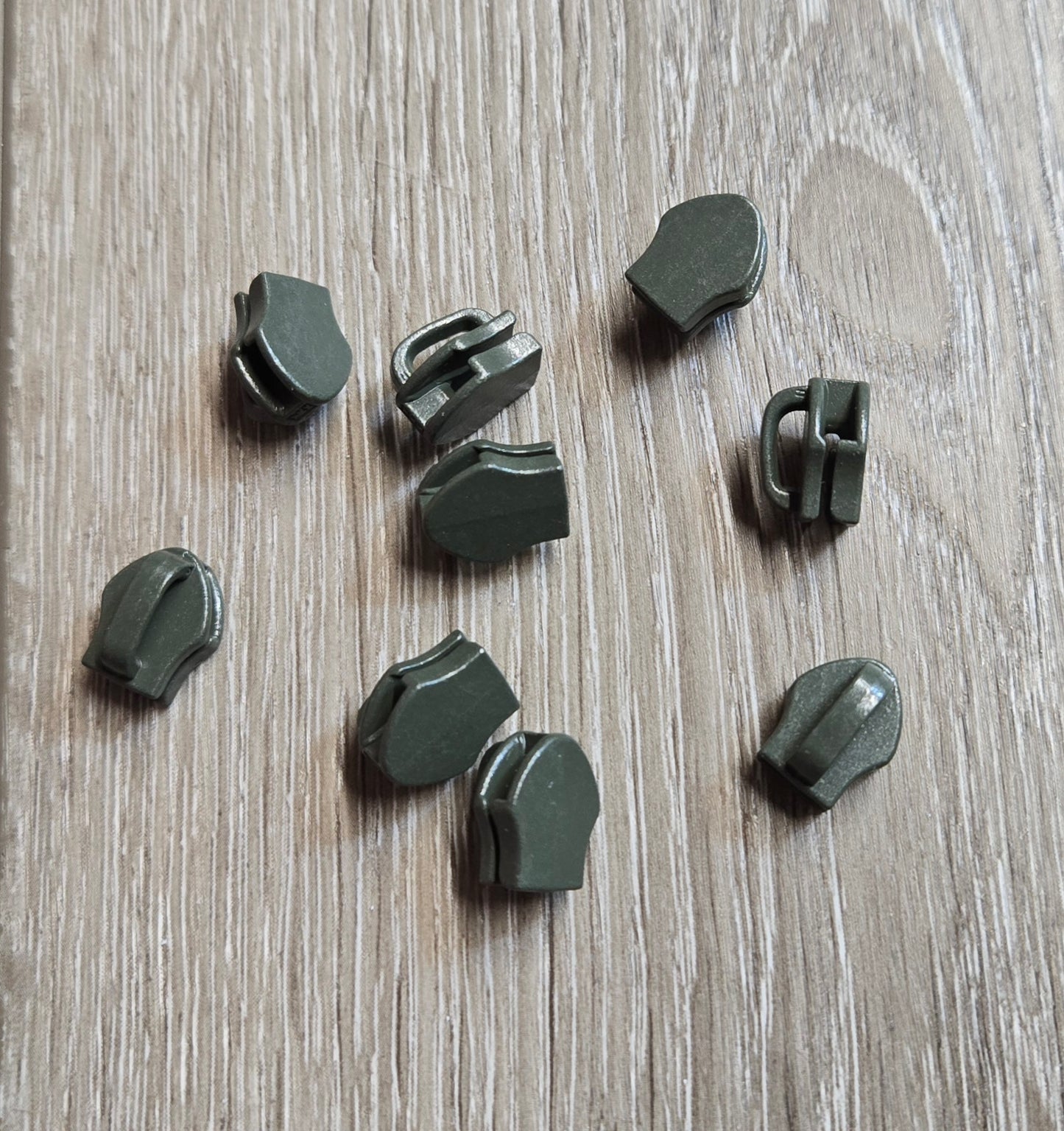 YKK #5 Reverse Zipper Sliders – Camo Green (Ranger Green Match)